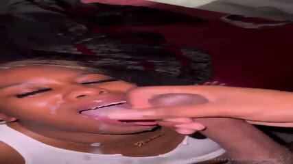 Empinar o quadril, deitar o rosto no cho