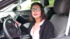 Sexy Milf Works Out Her Big Juicy Pussy Lips With Passionate Strokes