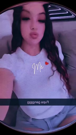 Puerto Rican teen shows off her thick, chubby ass in a sultry