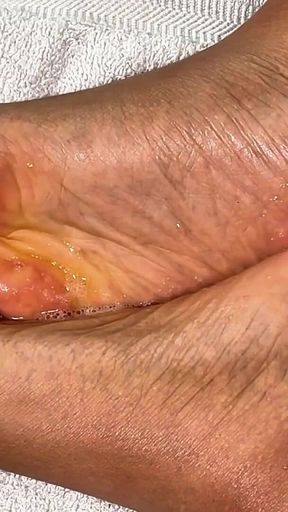 MILF Spits on Her Feet for You to Worship