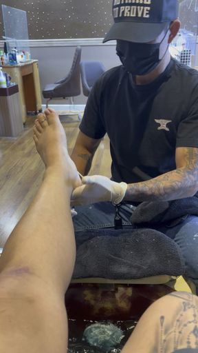 Scrubs feet pedi