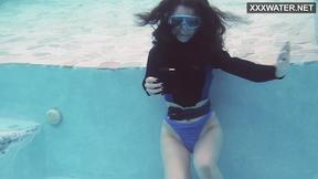 ”Watch Emi Serene cum underwater”