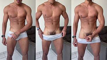 Max só de cueca mostrando o pau