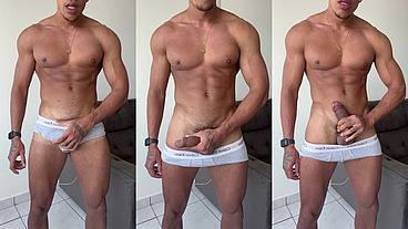 Max só de cueca mostrando o pau