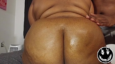SEXY BBW PLATINUM BOOTY GIVES STEPDAD A BLOWJOB AFTER HER PUSSY GOT ATE