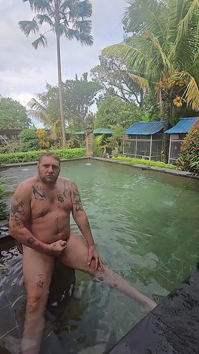 Jimbob Wanking in Pool
