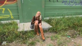 Hot Blonde Gets Her Ass Full and Everyone Could See It!!