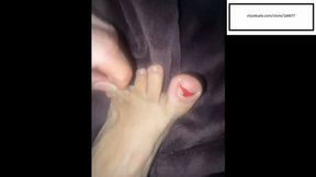 Di888 itchy feet close up and personal