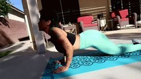 INEED2PEE Loosey Lu pees yoga pants while teaching MP4