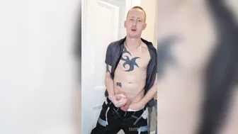 Ginger twink strokes big uncut cock and shoots hands-free
