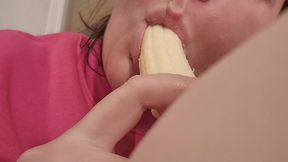 couple vore - i eat a banana from my friend s pussy - exploring stomach digestion banana with pillcam