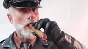 Bluf Smoking