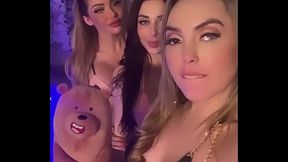 Mira las amiguitas de mi ursinho ? ... Quieres vernos jugar?