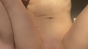 Riding my dildo with big pussy lips grip