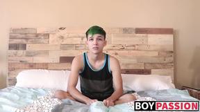 ”Skinny gay talks in an interview before pleasuring himself”