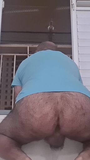 It's Evening, People Pass by My Place - and I Must Get Caught!