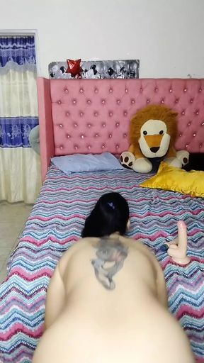 I was so horny that I couldn't stand it and I ended up masturbating with a dildo in my rich pussy