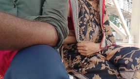 railway station par bhabhi ko sex chda