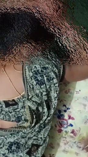 देसी गांव की बहू  जवान पतली कमर हॉट बड़े पुन कमर पतली  ससुर जी के नीचे पड़ बिस्तर बन रही बहु ससुर se मरवा ri h   Clip 1