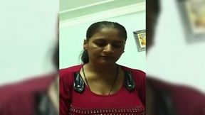 Webcam video with Indian mom showing her saggy tits