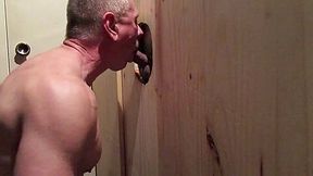 17 squirts through the gloryhole