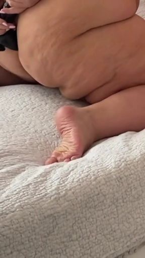 Hot New Milf Ass in the neighbourhood, Raw sex   Clip 1