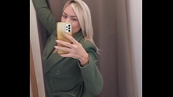 Shopping sans culotte et un plug dans mon cul!