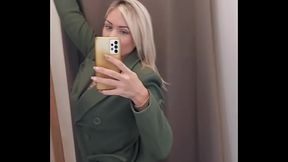 Shopping sans culotte et un plug dans mon cul!