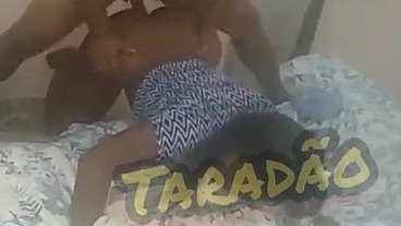 Preta gozando pelo cu