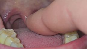 Baileys Mouth (Mouth Touching)