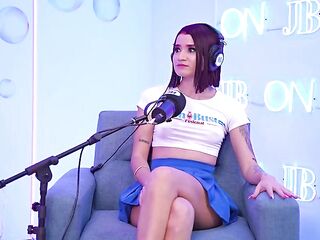 Lesbo bitch SelenaPaige squirts like eager during the time that her ally gives her intensive anal invasion with a giant dick!