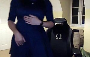 Cute asian girl on cam