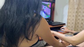 Ebony MILF gets an anal creampie in a Fornite game
