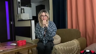 Сводная Сестра Ботанка впервые взяла член в рот и справилась отлично