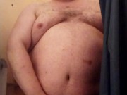 Fat cosplayer pours piss on himself