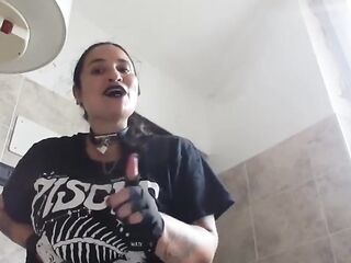 FROM TRASH HUNK TO THRONE-ROOM HUNK