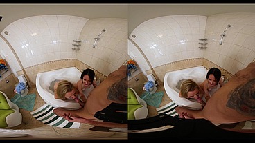 Threesomre anal in bathroom with stepmother