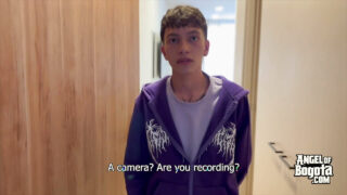 Amatőr meleg először anális szexet és mély torkot vesznek fel forró nézőpontból, lábjátékkal