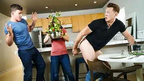 Straight dude Pierce Paris bottoms for gay JJ Knight