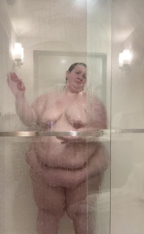 Hotel SSBBW Shower