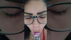 professora manda video para aluno que ficou de recuperacao enfiando brinquedo no cu