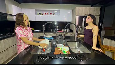El Momento M&aacute_s Caliente: Mi Mejor Amigo Follando a Mi Mejor Amiga en la Cocina Mientras Yo Hablaba Sin Saber Nada