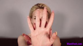 Alina Sexy Hands - HD MP4