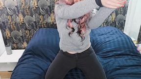 milf sexy ce gode et fait vibrer sa chatte humide et ouverte