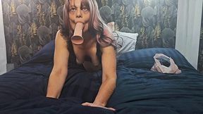 milf sexy ce gode et fait vibrer sa chatte humide et ouverte