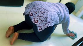 Egyptian Hot BBW Maid Stuck Under Bed &amp; I Masturbate After Seeing Her Big Naked Ass