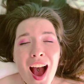 RED-HAIRED LUXURIOUS GIRL FUCKS HARD AND GIVES A DEEP BLOWJOB - CUM IN MOUTH. NEW BEST PORN MODEL. TRAVELING AROUND MEXICO