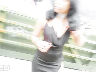 MOTORCYCLE FEMALE BIKER GIVE ORAL SEX TO A RANDOM WEENIE PUBLIC