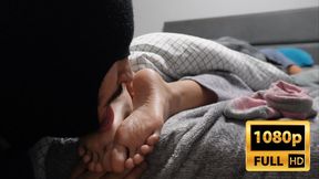 Sister in law Caught Me worshipping her feet– Sneaky foot worship – Valentina – Full HD