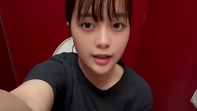 地味なキャラで学校いるけどSEXとかオナニーに興味津々の女子大生。早く経験してみたい...